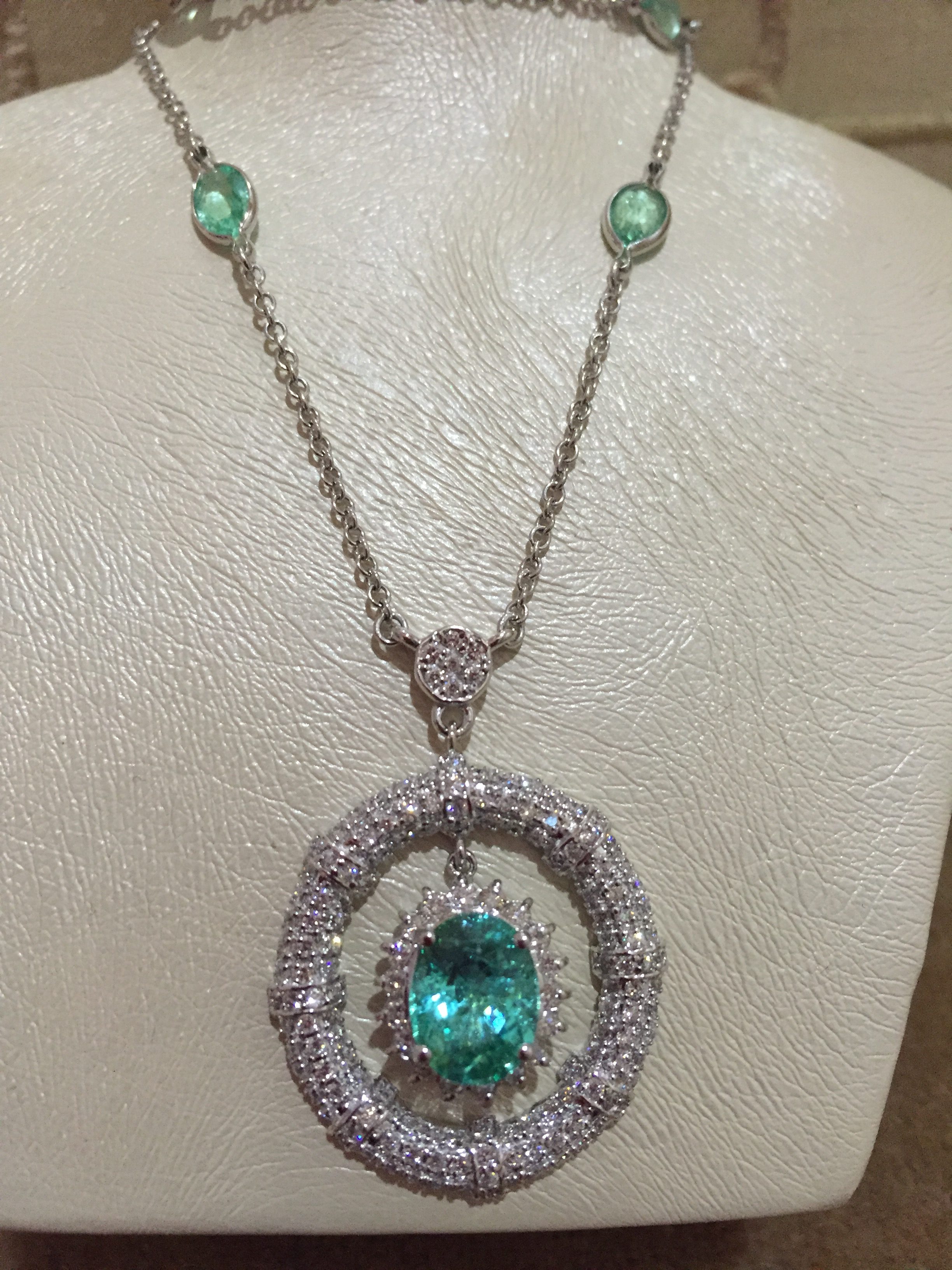 18k White Gold 6.03ct GIA Certified Museum Grade Paraiba & Diamonds Necklace - Image 4