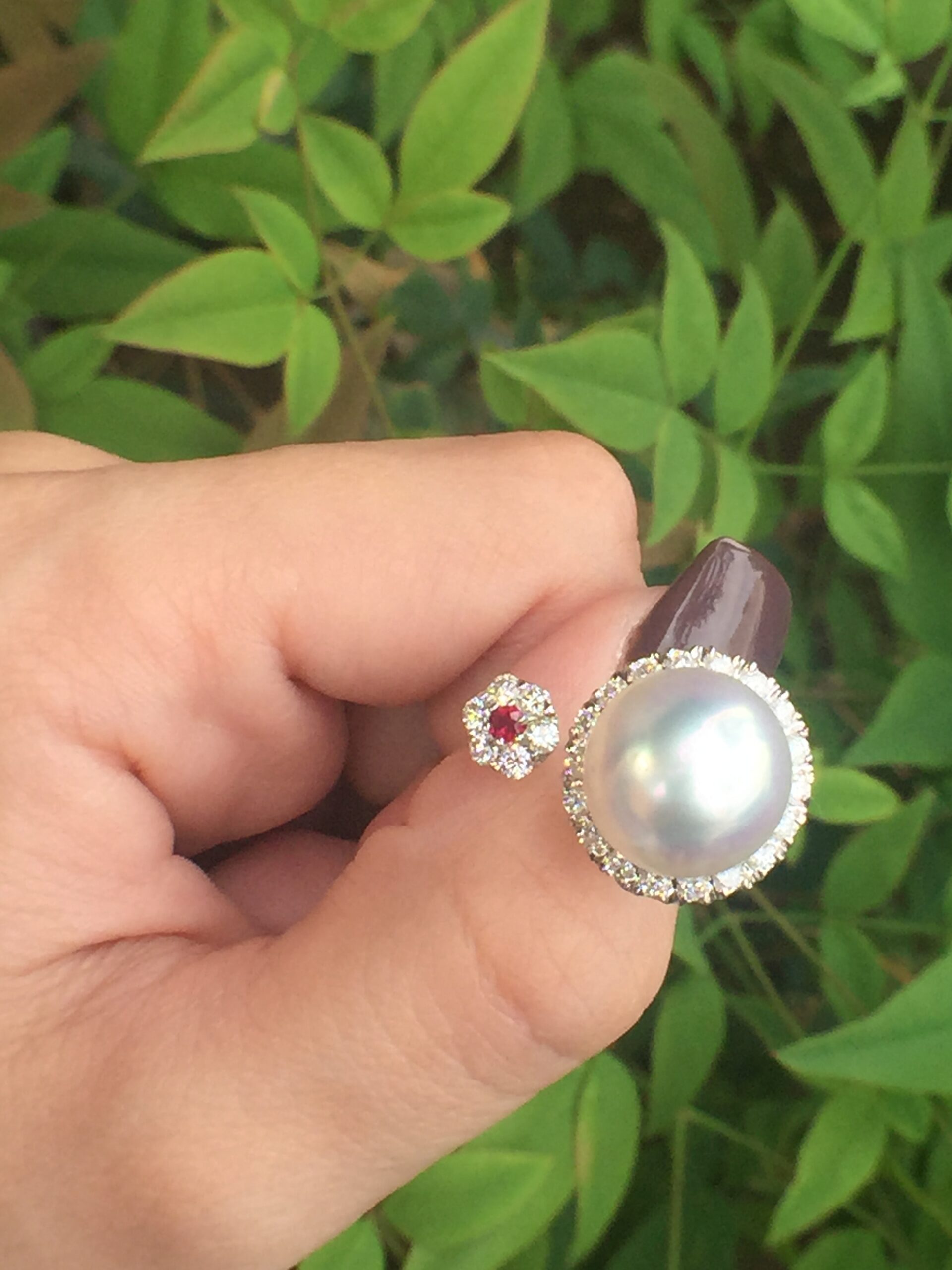 14k White Gold 0.68ct South Sea Pearl, Ruby & Diamonds Ring - Image 2