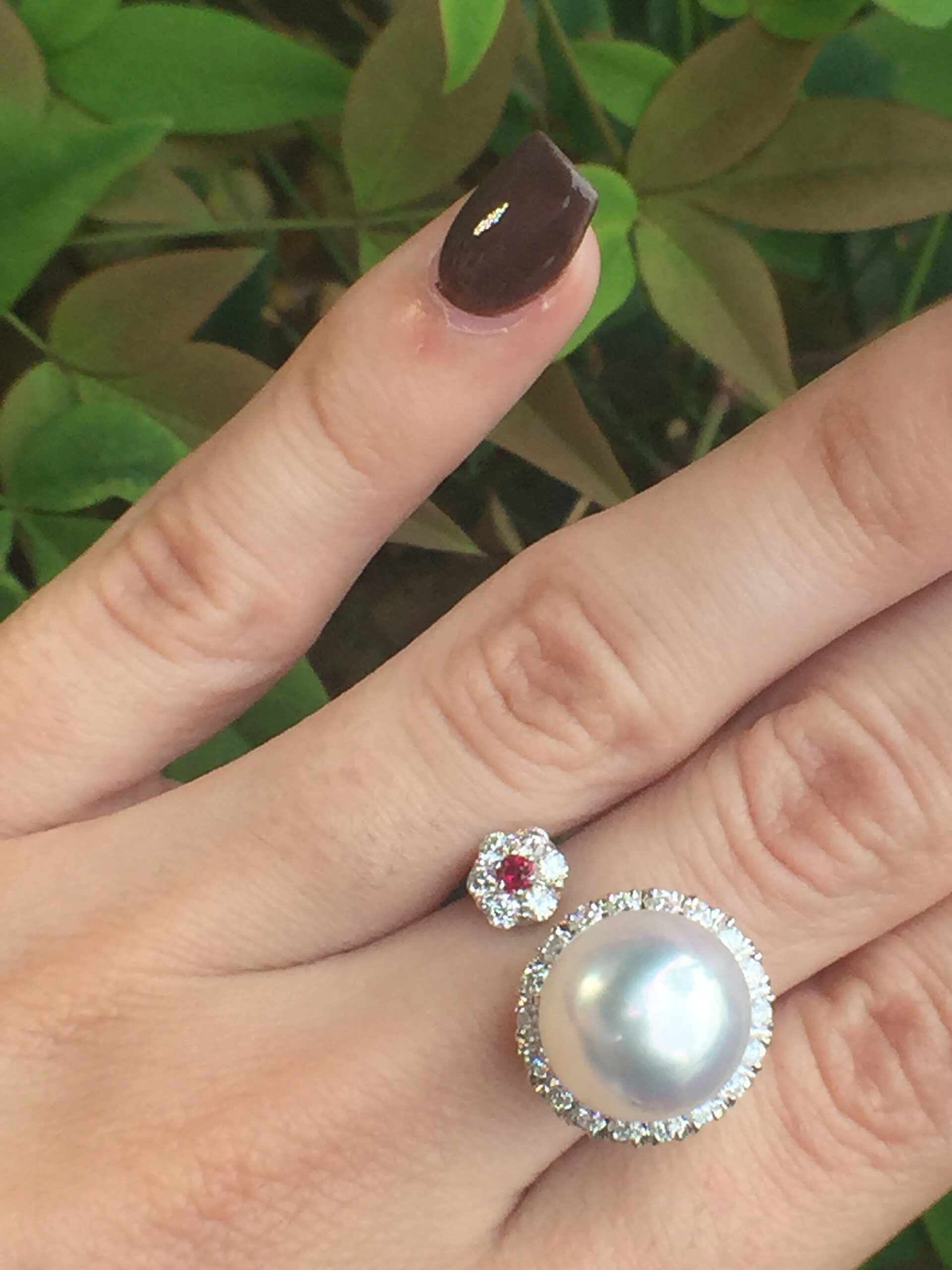 14k White Gold 0.68ct South Sea Pearl, Ruby & Diamonds Ring - Image 4
