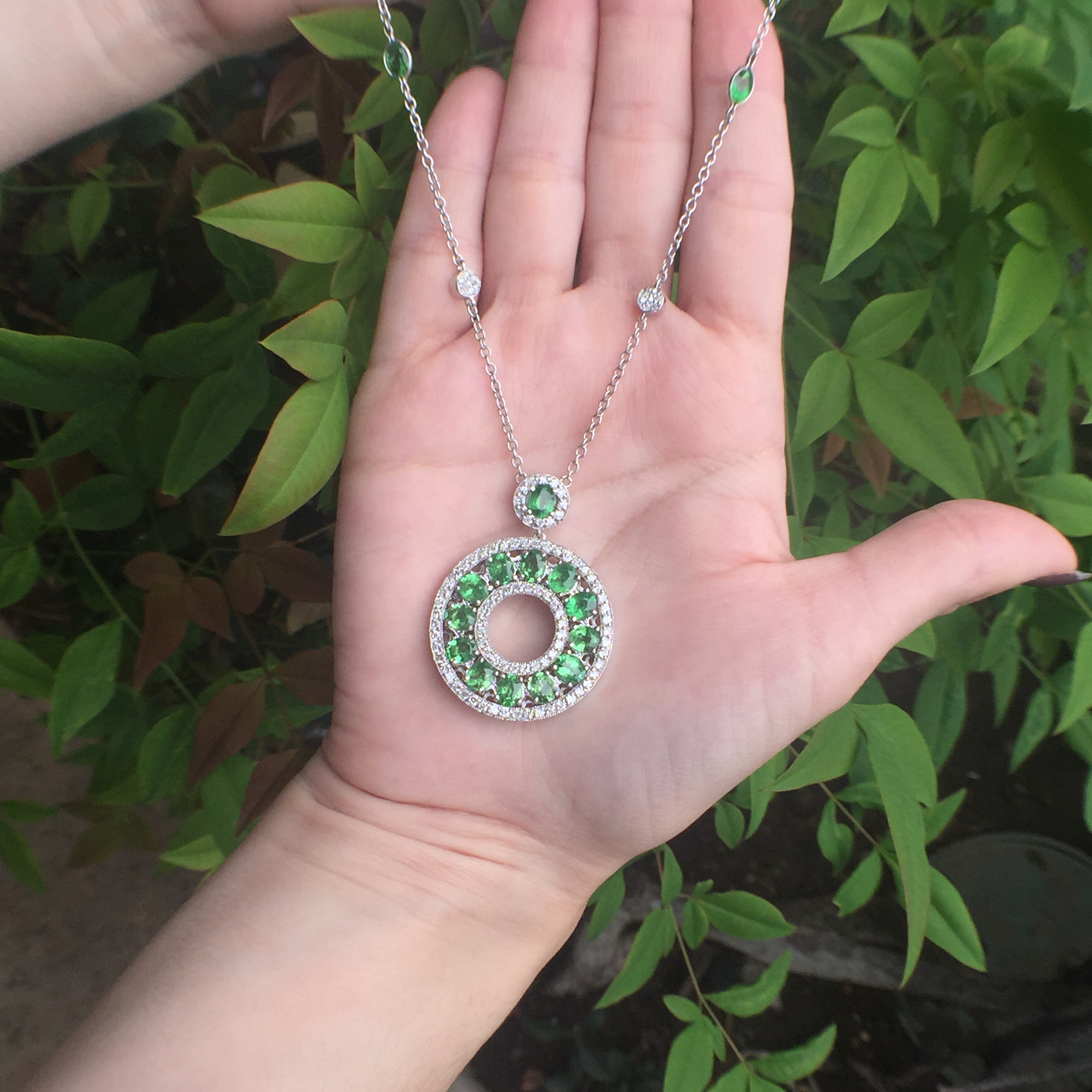 14k White Gold 9.48ct Tsavorites & Diamonds Necklace - Image 10