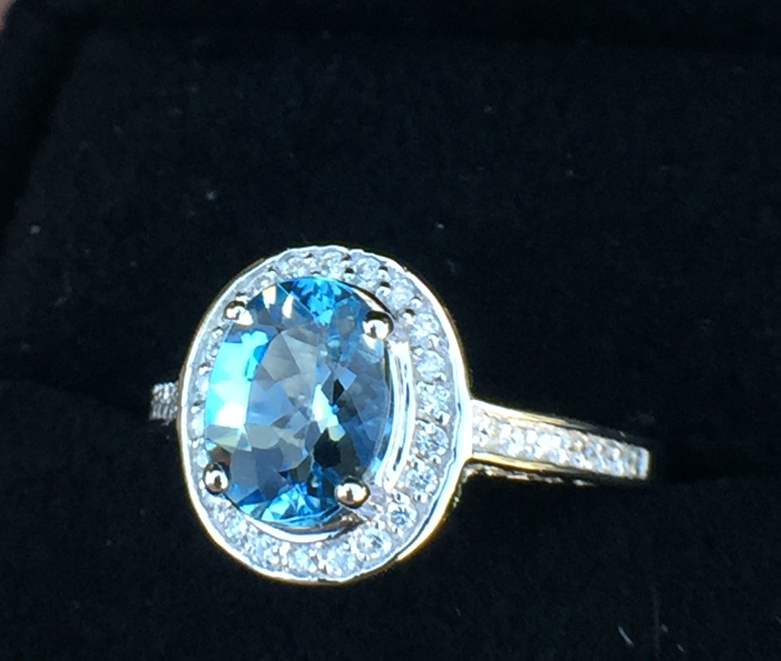 14k White Gold 1.77ct Aquamarine & VS Diamonds Ring