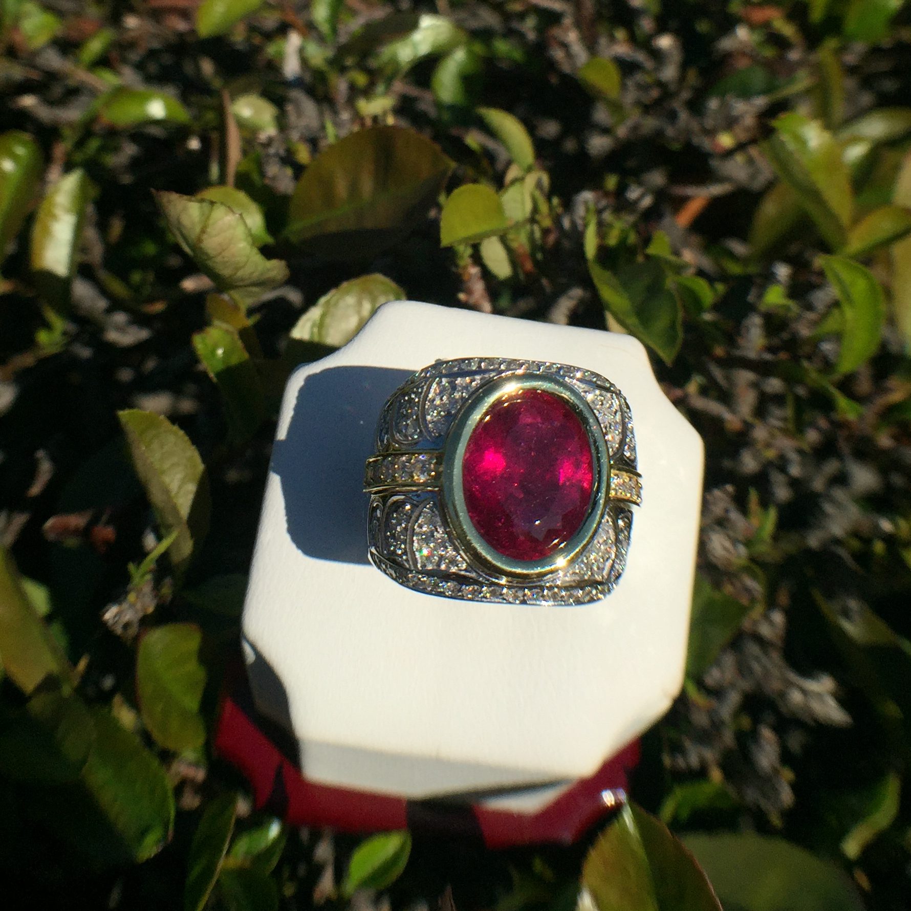 18k White & Yellow Gold 6.34ct Rubellite & VS Diamonds Ring - Image 4