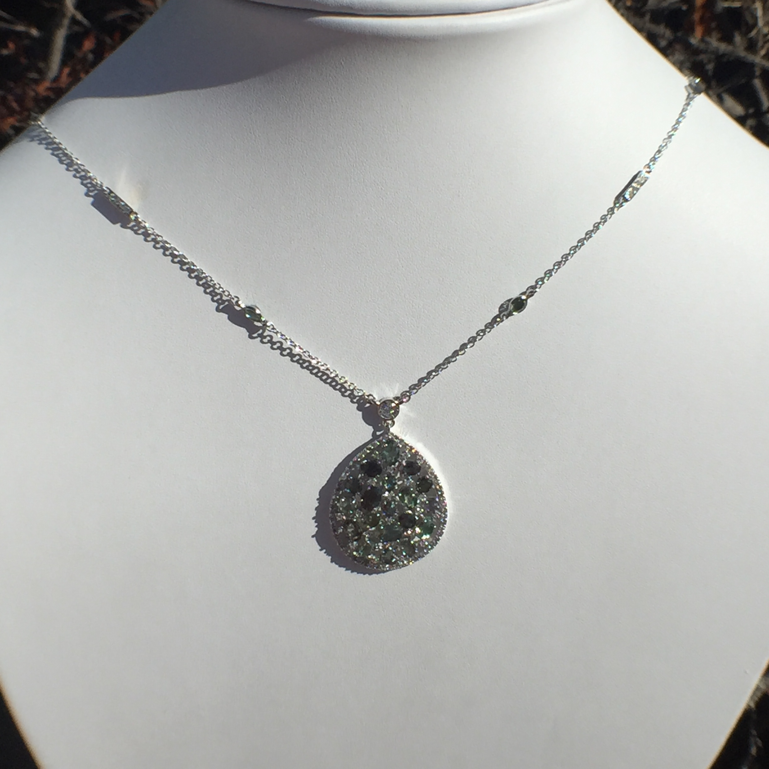 18k White Gold 8.83ct Alexandrite & Diamonds Necklace - Image 5