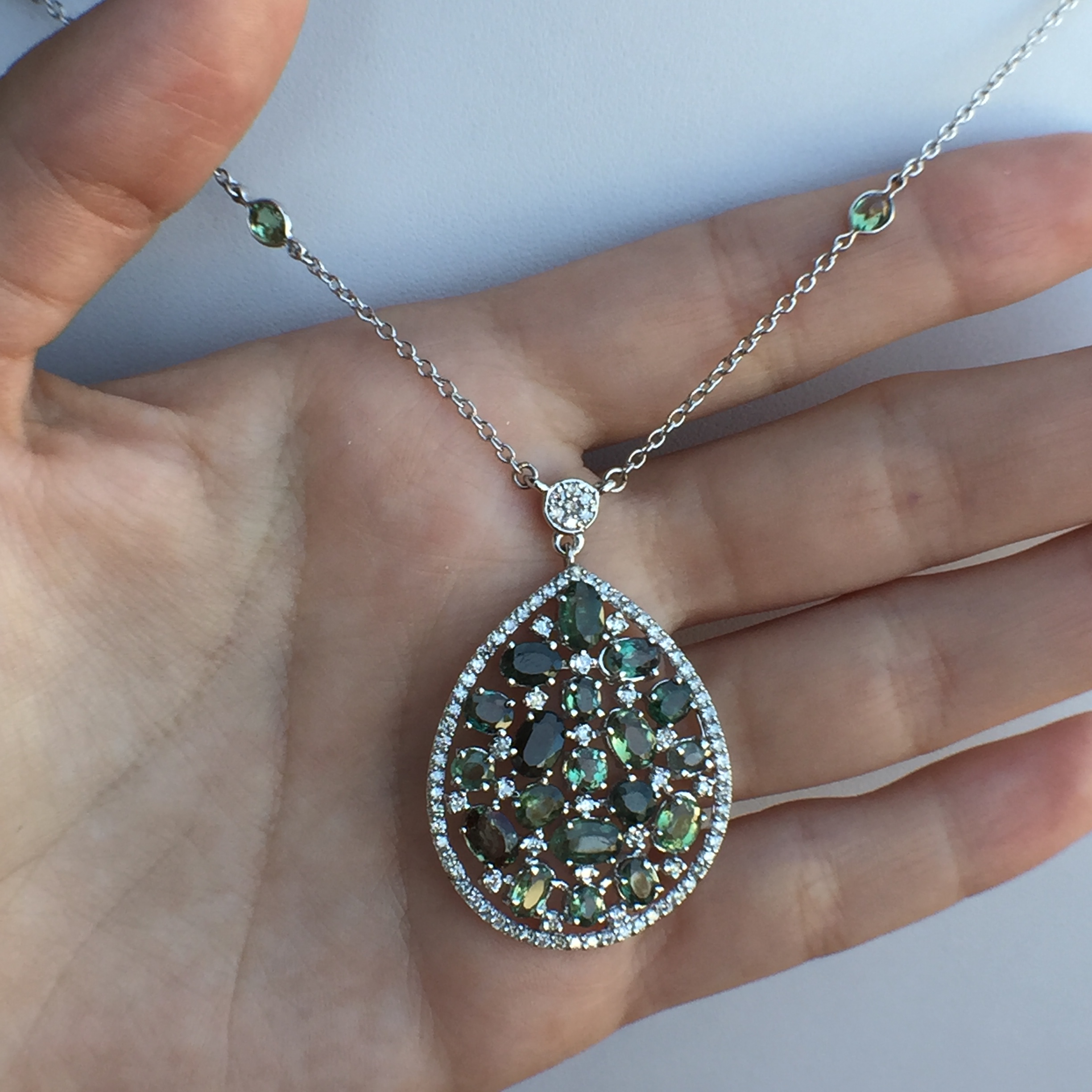 18k White Gold 8.83ct Alexandrite & Diamonds Necklace - Image 4
