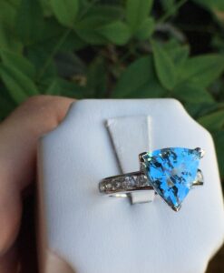 14k White Gold 2.93ct Aquamarine & Diamonds Ring