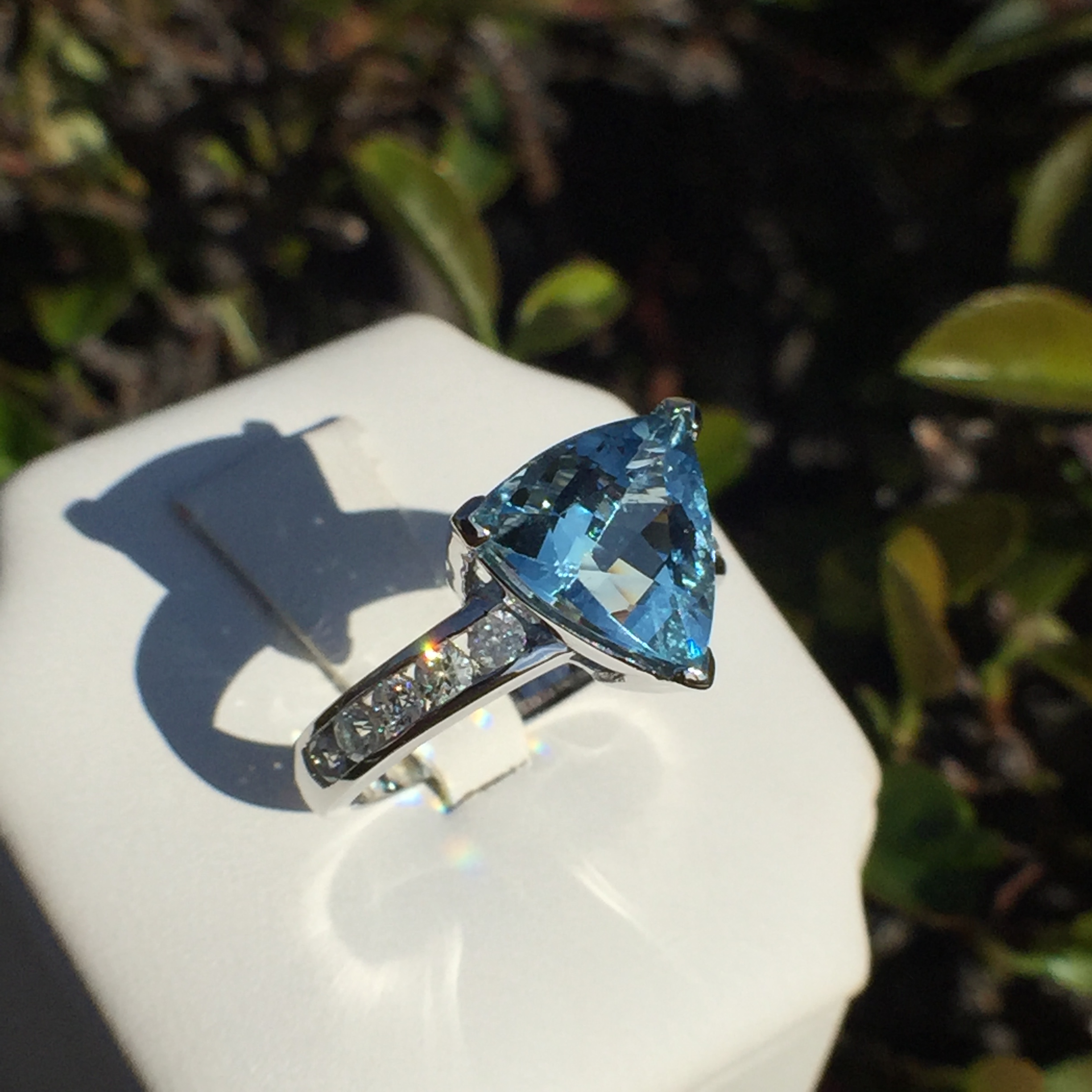 14k White Gold 2.93ct Aquamarine & Diamonds Ring - Image 5