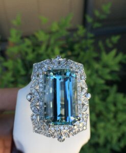 14k White Gold 18.59ct Aquamarine & Diamonds Ring