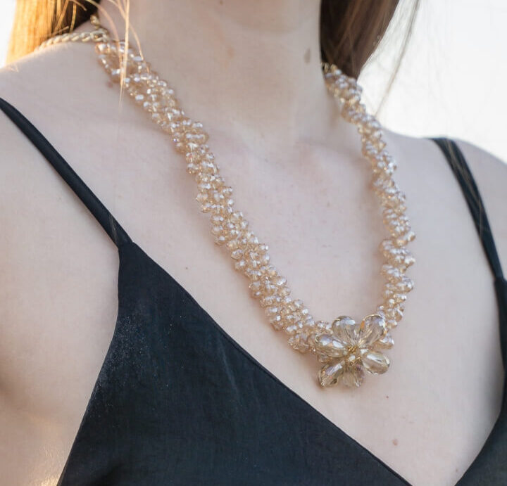 Exile pearl necklace